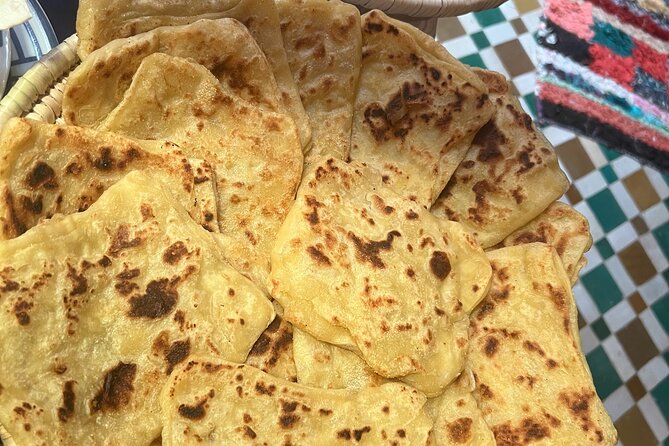 Bread Baking Moroccan Crep in Fez Medina - Participant Capacity and Accessibility