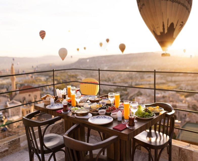 Breakfast in Cappadocia at Carpet Terrace With Balloons - Carpet Terrace Setting