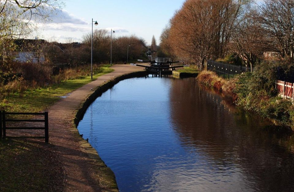 Breathtaking Manchester – Walking Tour for Couples - John Rylands Library and Saint Anns Church