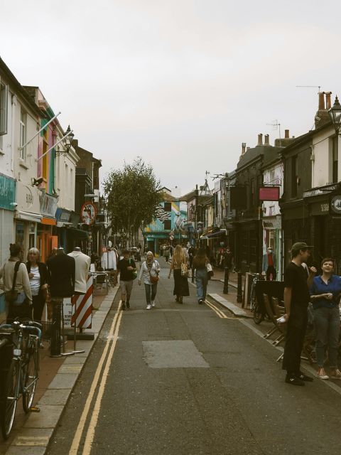 Brighton: Bohemian Origins - A Cultural Discovery Trail - Interacting With Local Artists