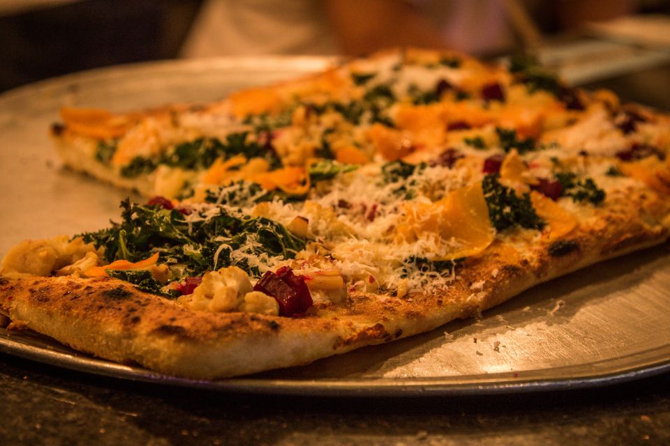 Brooklyn: 3-Hour Private Pizza and Brewery Walking Tour - Sampling Craft Beer Selections