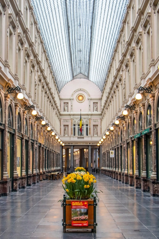 Brussels: Capture the Most Photogenic Spots With a Local - Language Options and Pricing