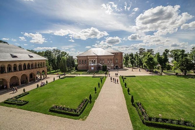 Bucharest and Beyond Private Full-Day Tour - Visiting Mogosoaia Palace