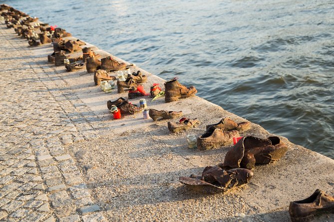 Budapest Grand Walk - Danube Promenade and Memorials