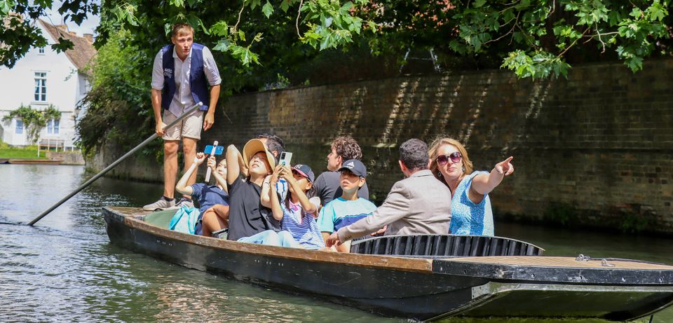 Cambridge: Shared Chauffeured Punting Tour - Meeting Point