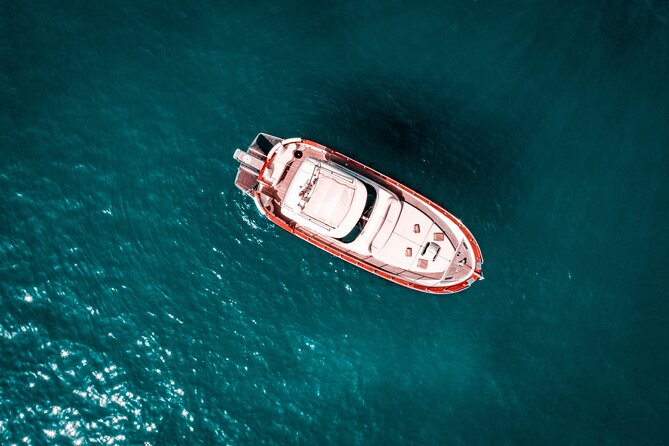 Capri: Discover the Beauties of the Island Aboard a Luxury Boat! - Meeting Points and Logistics