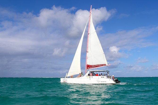 Catamaran Cruise to Ile Aux Cerfs - Meeting and Pickup