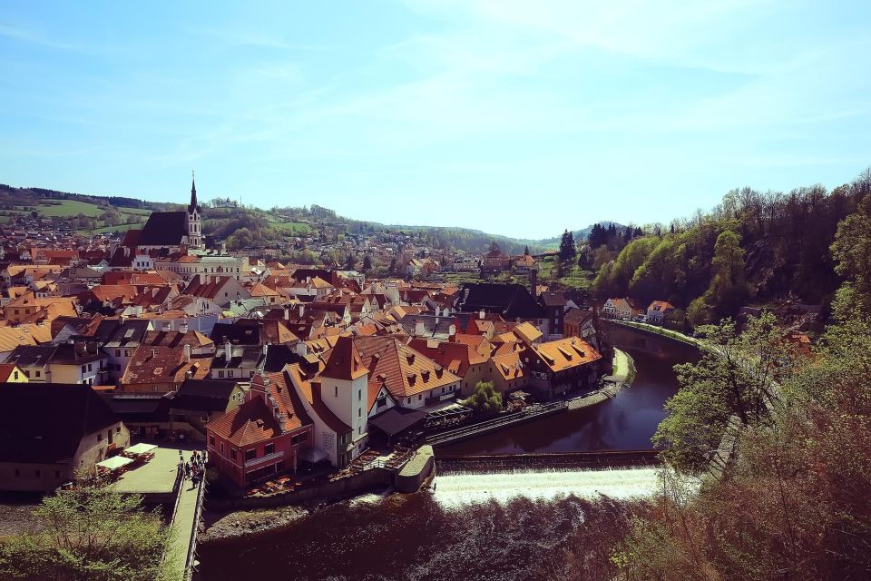 Cesky Krumlov: Express Walk With a Local in 60 Minutes - Local Guide Information