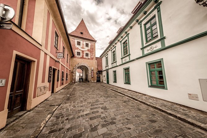 Cesky Krumlov One Day Trip From Prague by Bus - Seasonal and Language Options