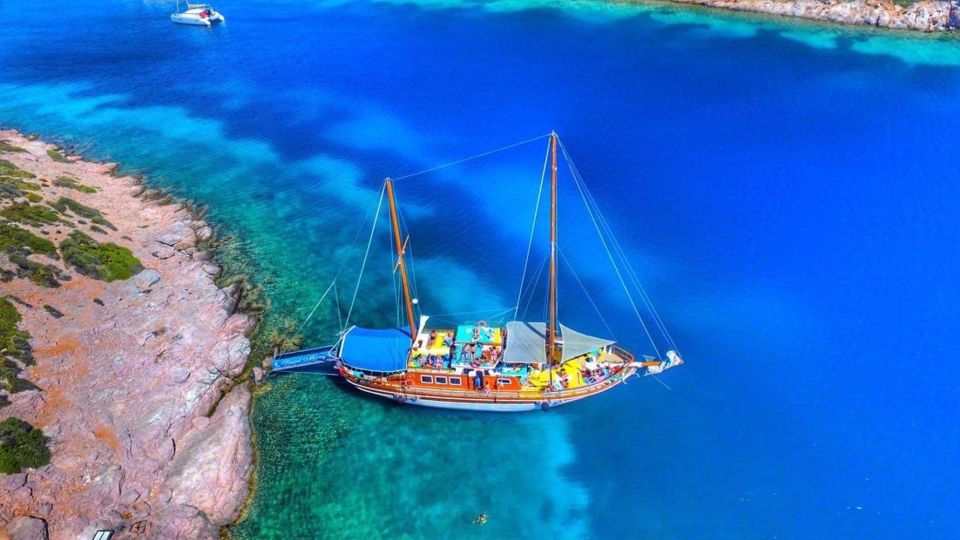 Cesme: Small Group Boat Tour With Open Buffet Lunch - Family-Friendly Adventure