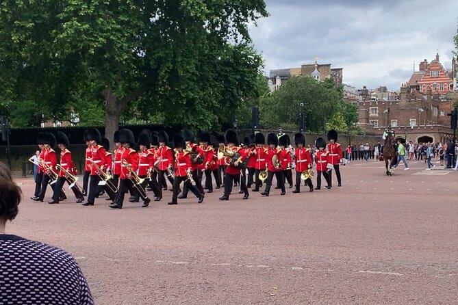 Changing of the Guard Walking Tour - Small Group Experience