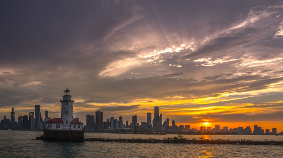 Chicago: 1.5-Hour Scenic Sunset Lake Cruise - Onboard Amenities