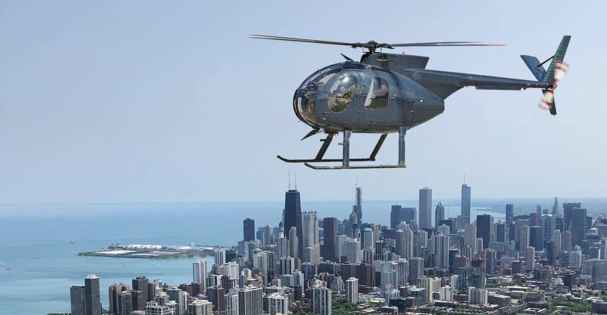 Chicago: 45-Minute Private Helicopter Flight for 1-3 People - Explore Iconic City Landmarks