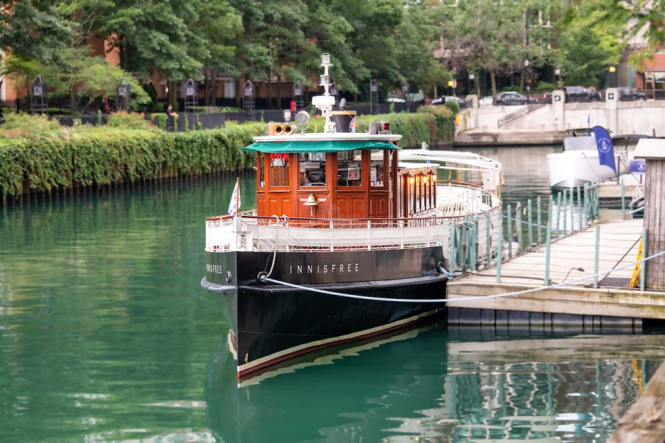 Chicago: Historic Architecture Chicago River Small Boat Tour - Amenities and Inclusions