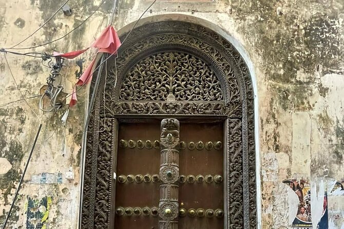 City Tour in Zanzibar - Exploring Ancient Dwellings