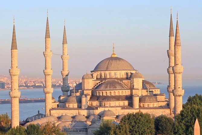 Classic Istanbul Tour Blue Mosque, Hippodrome, Hagia Sophia and Topkapi Palace - Experiencing Traditional Turkish Cuisine