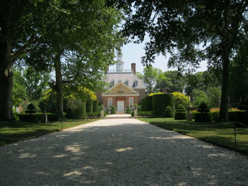 Colonial Williamsburg Wander: A Journey Through Time - Exploration of Bruton Parish Episcopal Church