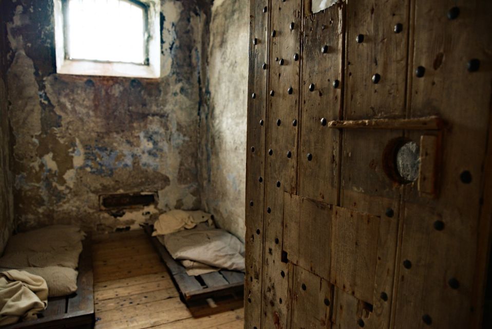 Cork: City Gaol Tour With Audio Guide - Architectural Marvels