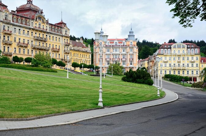 Czech Spas of Karlovy Vary and Marianske Lazne From Prague - Moser Glass Factory