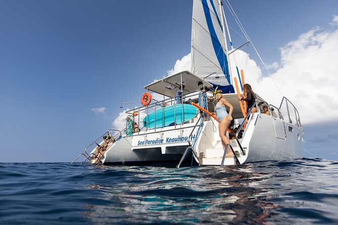 Deluxe Sail & Snorkel to the Captain Cook Monument - Meals and Refreshments