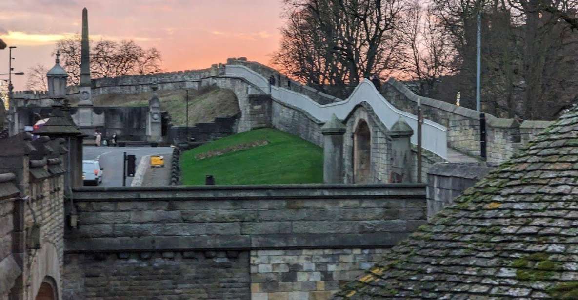 Discover Yorks Legacy: In-App Audio Tour of the City Walls - Narrative-Rich Excursion Through Time