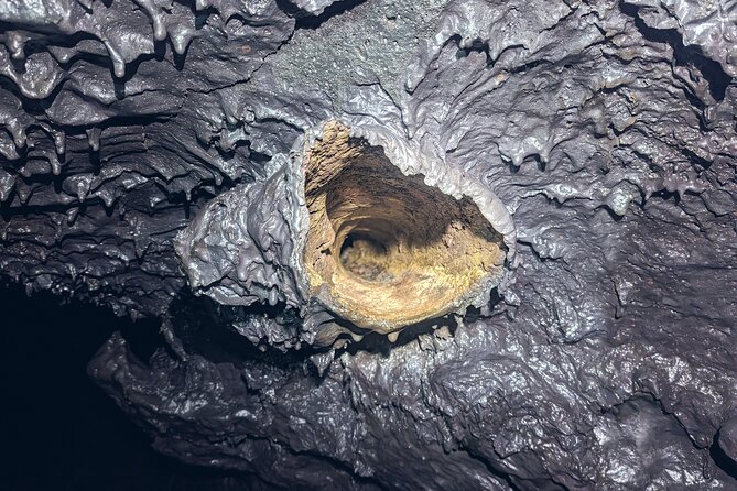 Discovery of the Lava Tubes 2004 of Piton De La Fournaise - Meeting and End Points