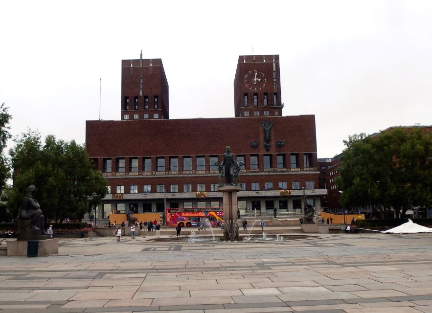 Downtown Oslo: Self-Guided Highlights and History Audio Tour - Narration by Lars Engeren