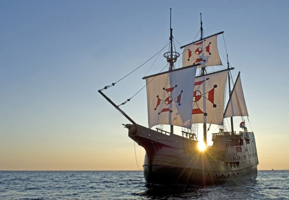 Dubrovnik: Sunset Cruise by Karaka With Sparkling Wine - Panoramic Views of Dubrovnik