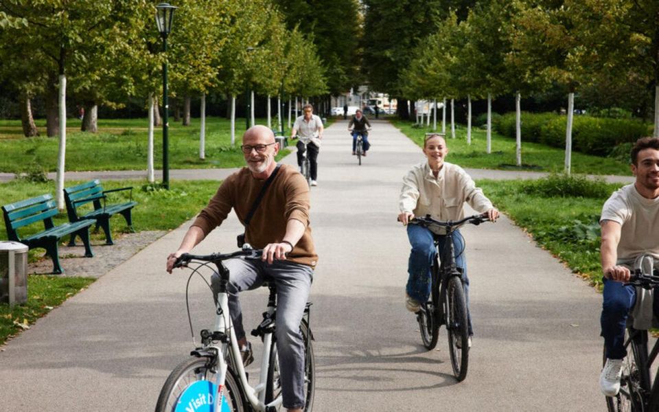 Düsseldorf: Group Biking Adventure - Traversing the Iconic Königsallee