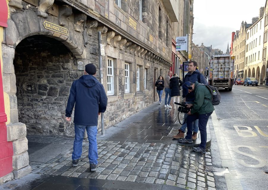 Edinburgh: Outlander Series and Jacobites Walking Tour - Walking Through Edinburghs Old Town