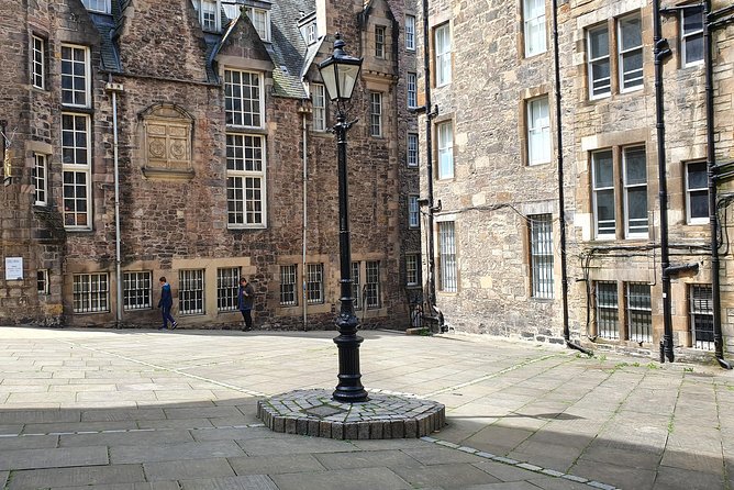 Edinburgh Private Walking Tour - Insiders Guide to Edinburgh Sights