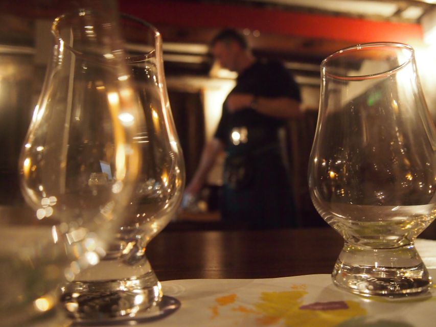 Edinburgh: Small-Group History of Whisky Tour With Tasting - Whisky Tasting Experience