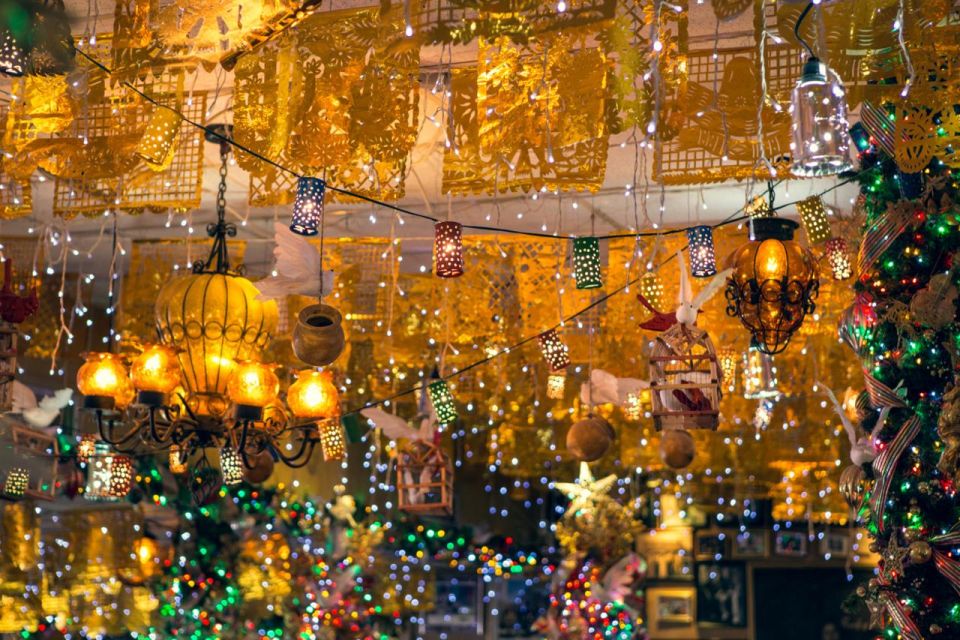 Enchanted Christmas Stroll: San Antonio's Festive Gems - Alamos Historic Holiday Charm