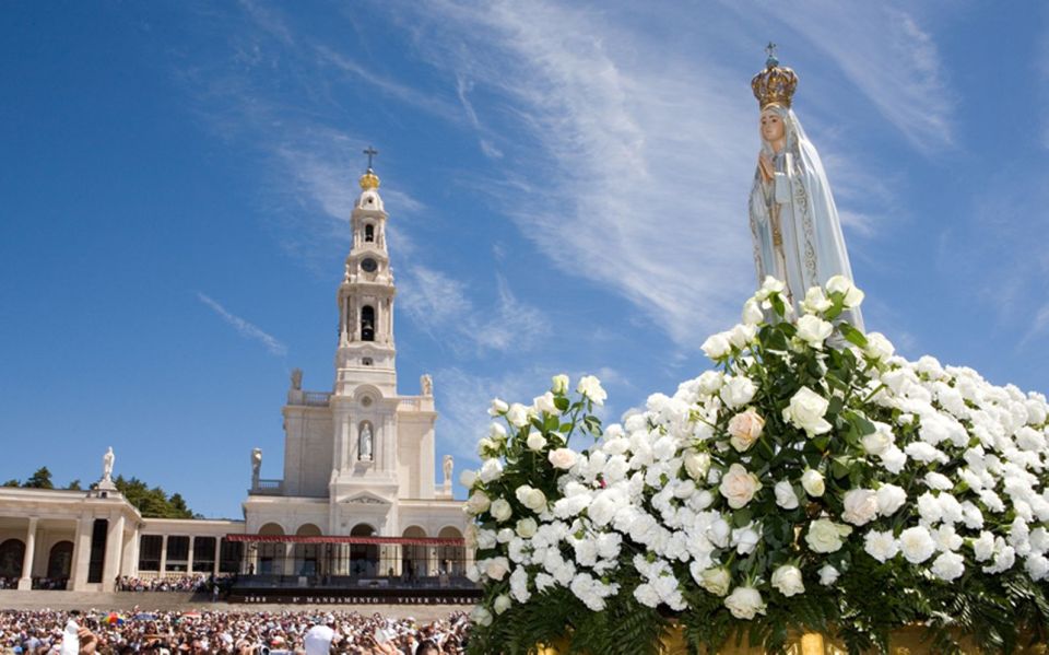 Fátima, Óbidos & Nazaré | Full Day Tour - Fatima Sanctuary