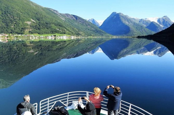 Fjord Cruise to Fjærlandsfjord - Scenic Experience