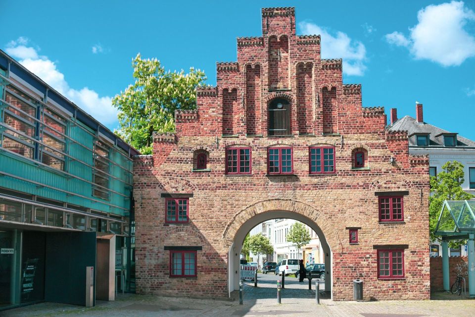 Flensburg: Private Guided Walking Tour - The City of Rum