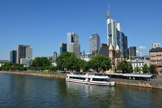 Frankfurt Highlights 1-Hour Sightseeing Cruise - Onboard Amenities and Facilities