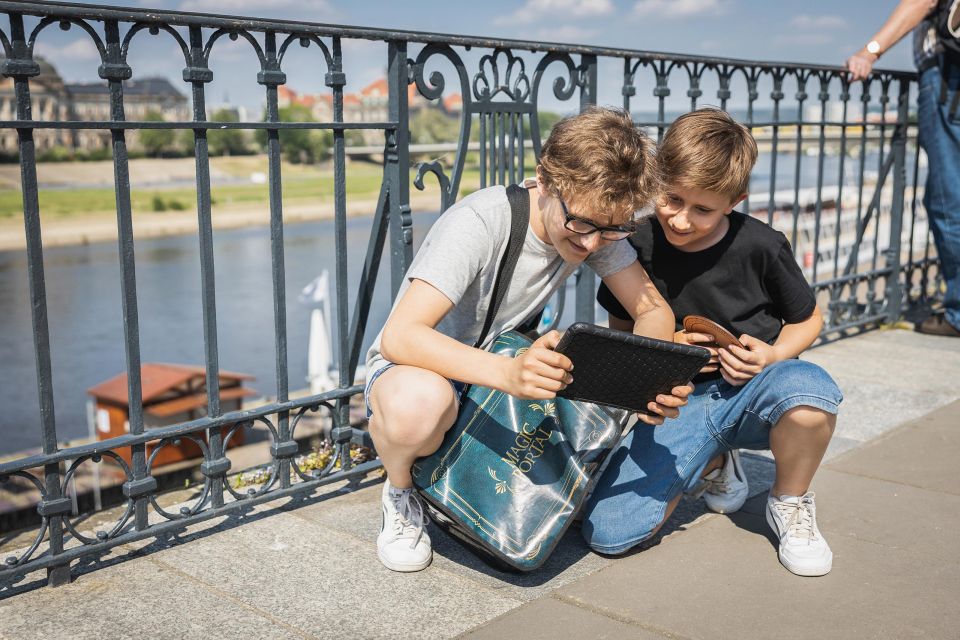 Frankfurt: Magic Portal - Outdoor Family City Game - Exploring the City