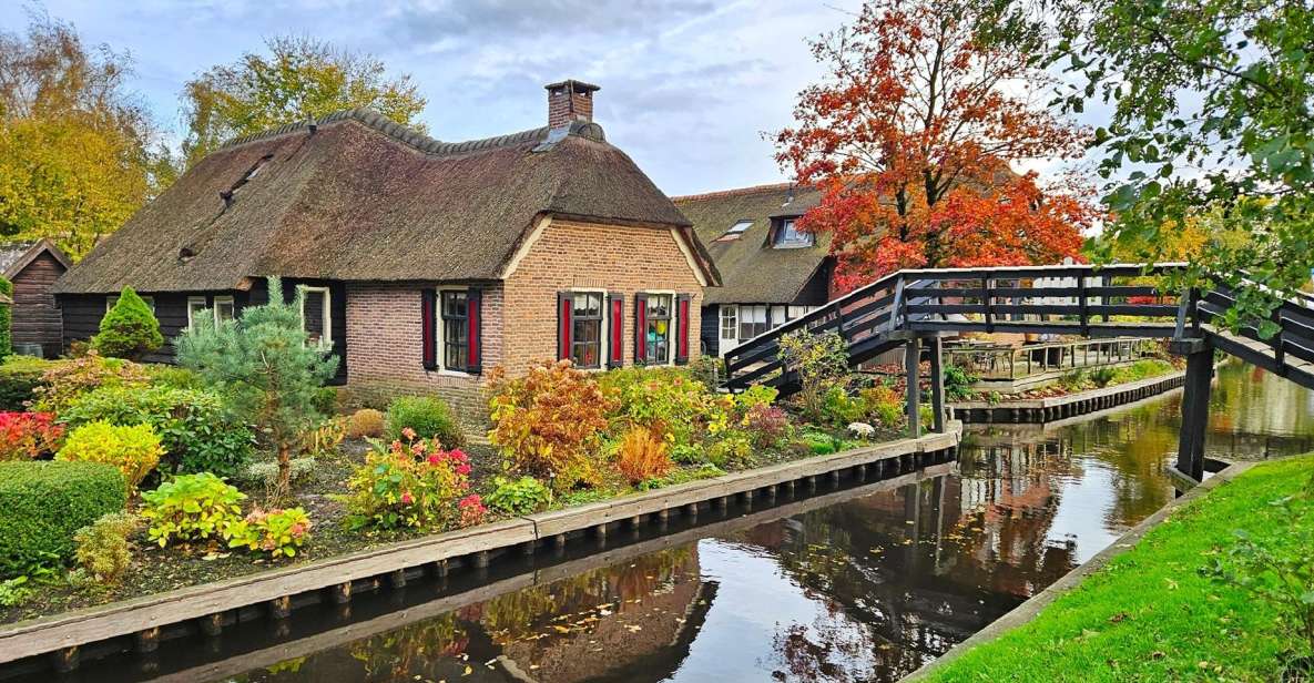 From Amsterdam: Giethoorn & Zaanse Schans Tour W/ Small Boat - Exploring Giethoorn