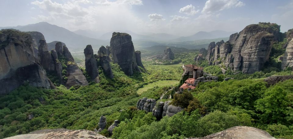 From Athens: Meteora Caves & Monasteries Day Trip by Train - Travel Method and Schedule