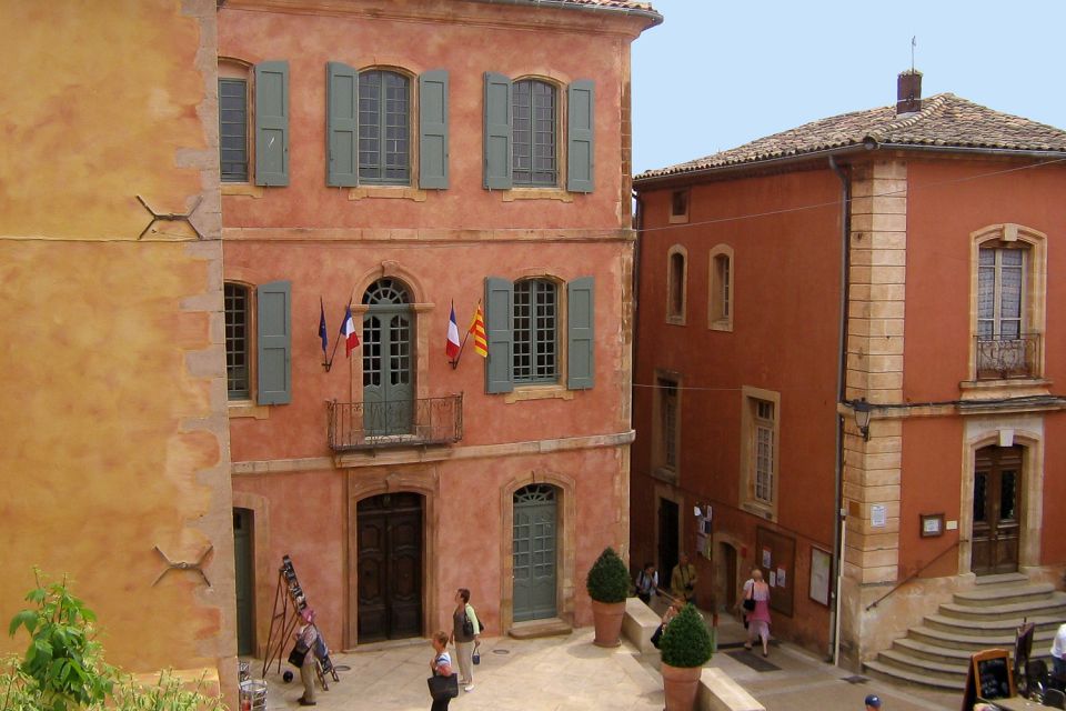 From Avignon: Half-Day Hilltop Villages of Luberon - Visiting Gordes, Roussillon, and Ménerbes