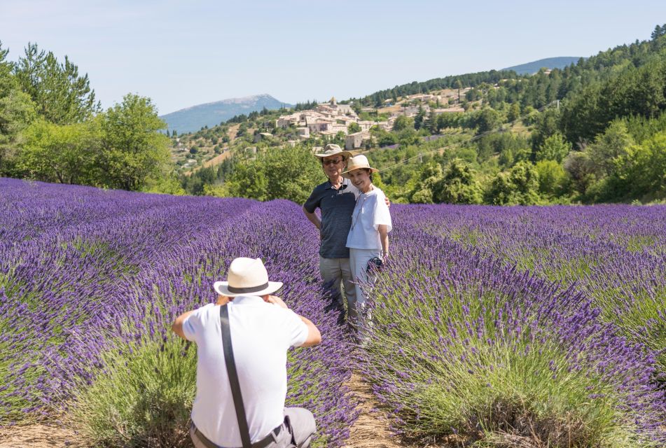 From Avignon: Lavender Villages Day Trip - Traditional Open-Air Market