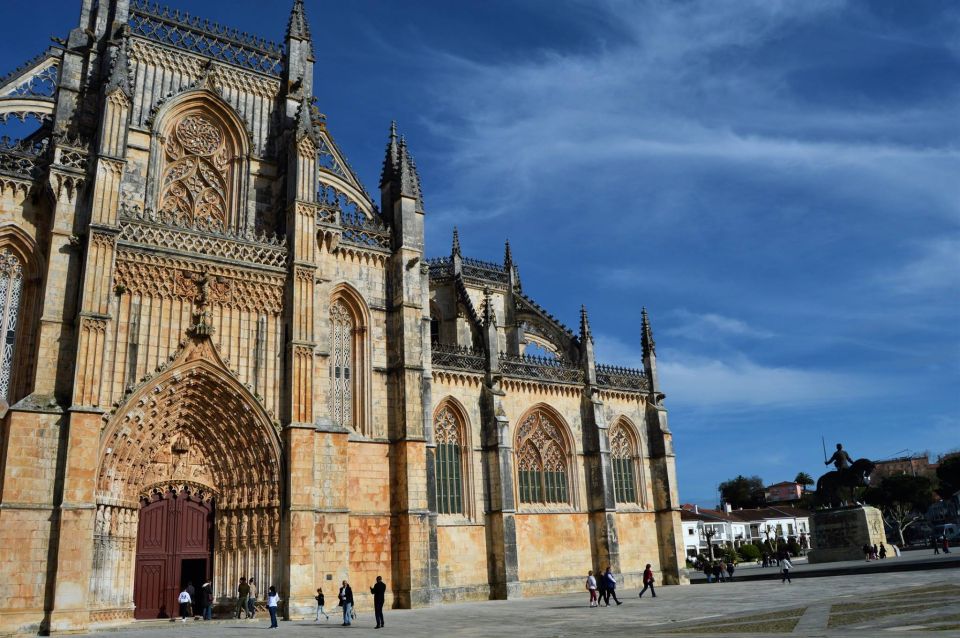 From Caldas Da Rainha: Alcobaça and Batalha Monasteries Tour - Alcobaca Monastery