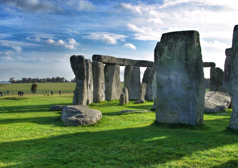 From Cambridge: Guided Day Tour to Bath & Stonehenge - Highlights of the Tour