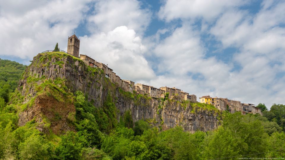 From Girona: Besalú, Banyoles & Historical Garrotxa Day Trip - Discover Medieval Besalú