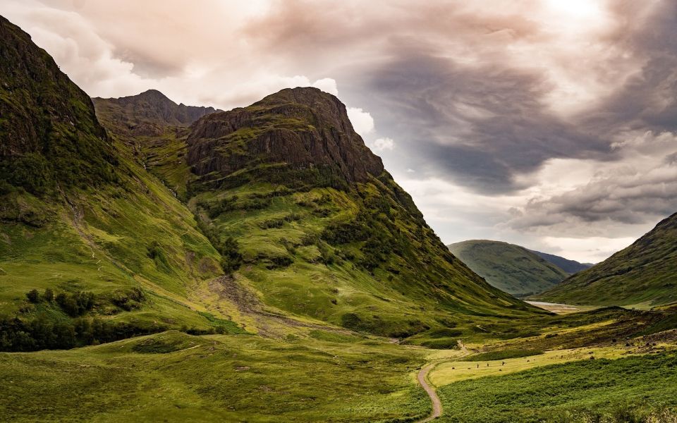 From Glasgow: 2-Day Eilean Donan, Loch Ness & Glenfinnan - Marveling at Glencoe and Glenfinnan Viaduct