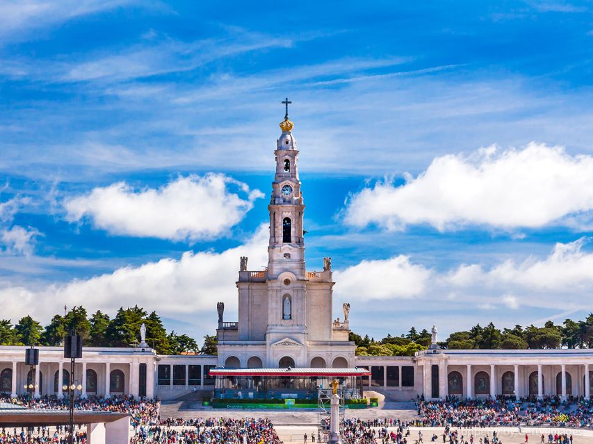 From Lisbon: Fatima, Nazaré, Óbidos Full-Day Trip - Sanctuary of Cova Da Iria