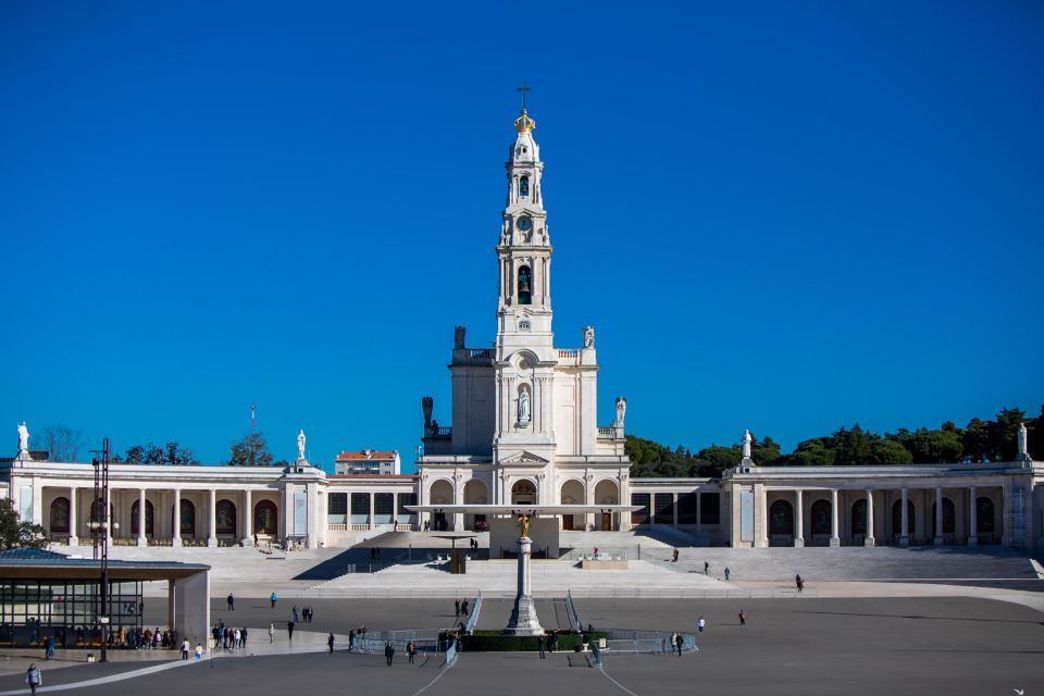 From Lisbon: Fátima, Nazaré & Sintra – 3 Cities Guided Tour - Experience and Cultural Insights