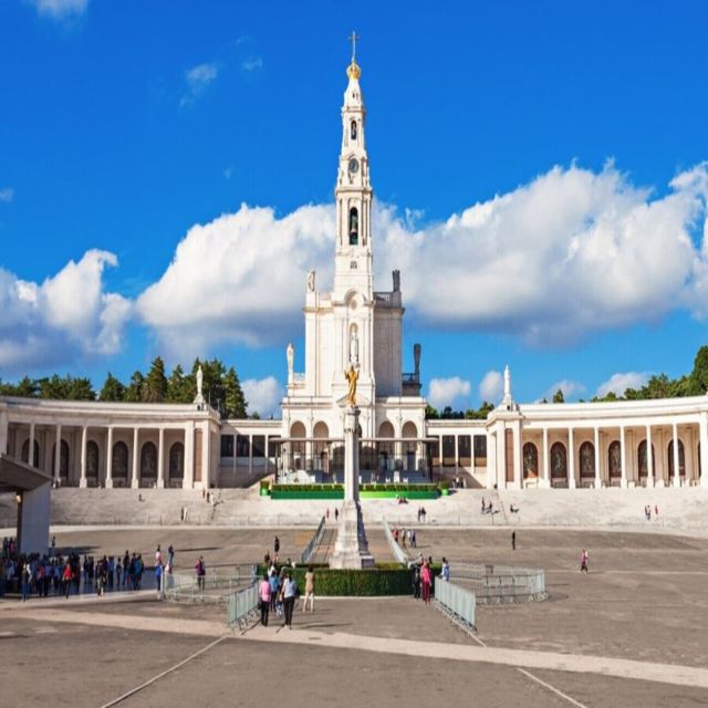 From Lisbon: Private Fatima, Nazare, & Obidos Tour W/ Pickup - Tour Languages