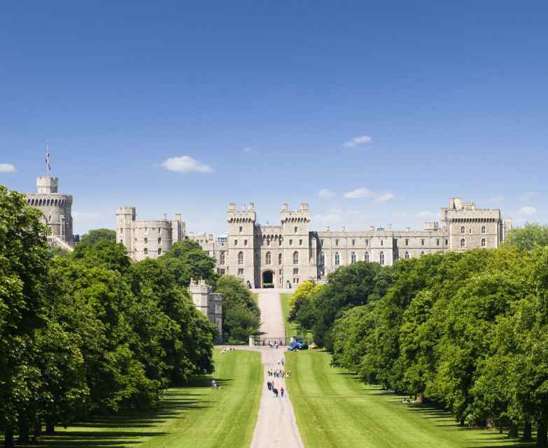 From London: Windsor Castle and Stonehenge Day Trip - Discovering Stonehenge